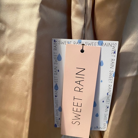 Silky Champagne Blouse with three rhine stone buttons, Size L - Picture 11 of 11